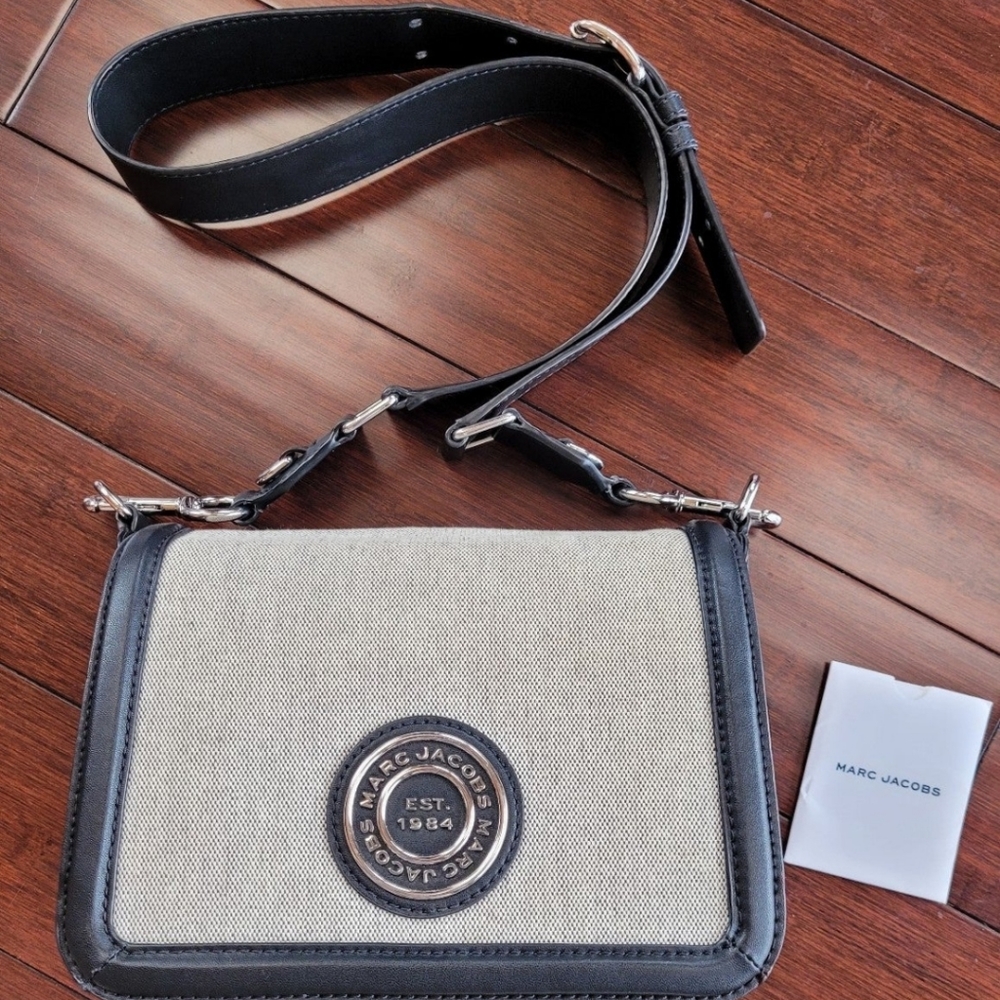 Marc Jacobs Insignia Full Flap Logo Crossbody in Black and Beige!